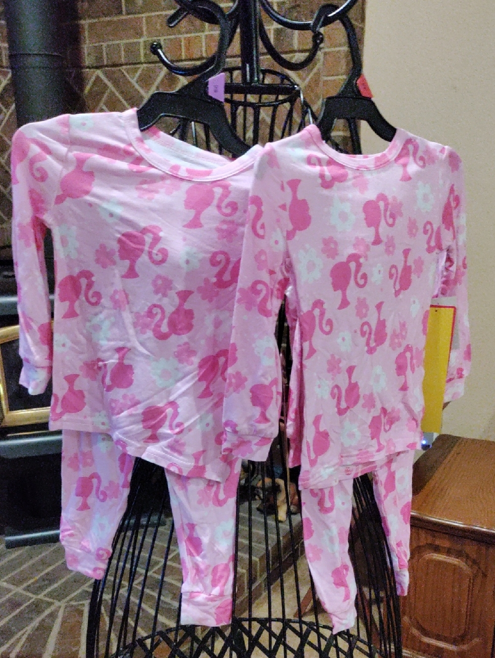 Girls' Pink Barbie Print Pajama Set - Soft Long-Sleeve 2-Piece